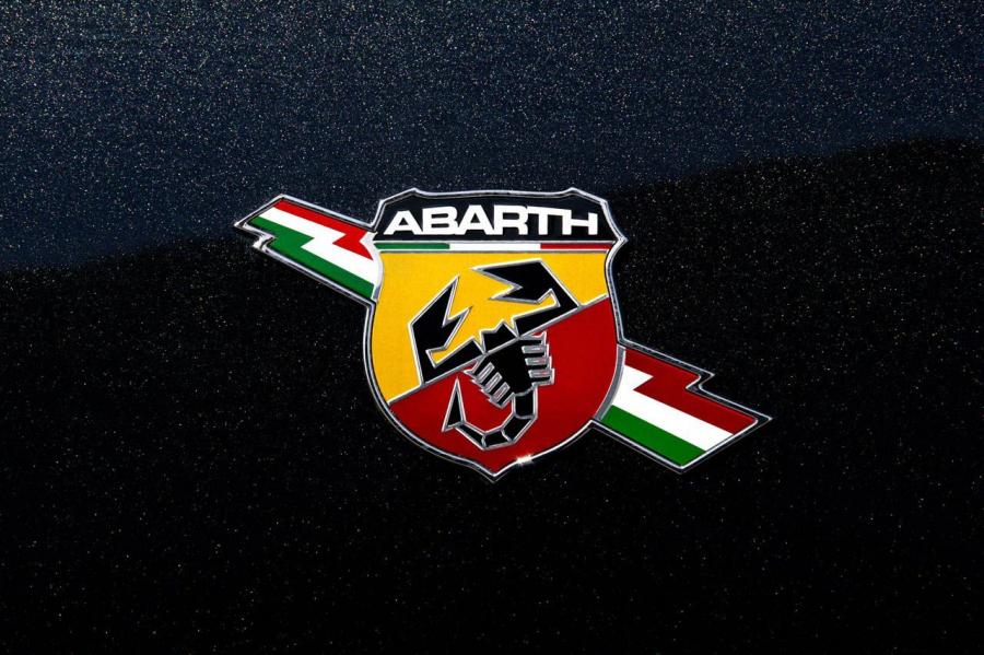  Fiat 500 Abarth 2012 года  (фото 104 из 121)
